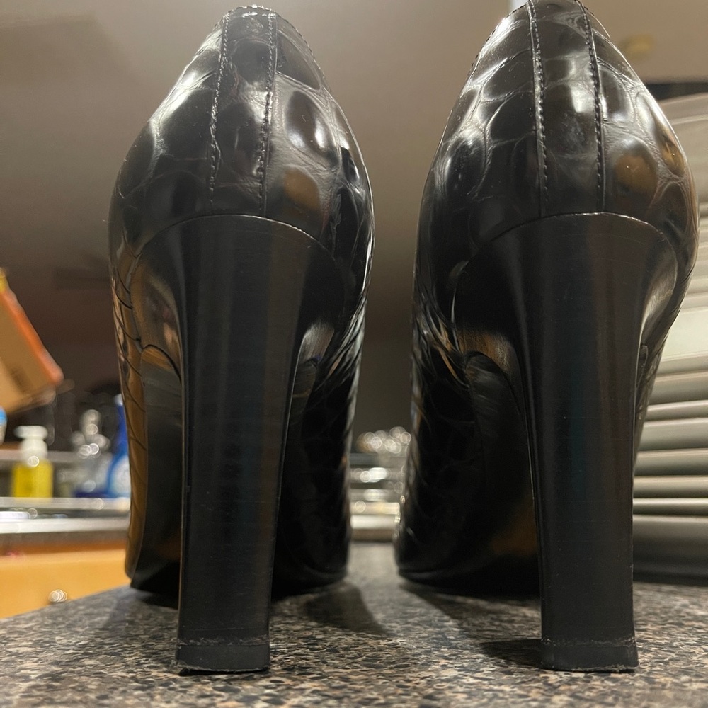 Donald J Pliner Couture peep toe shoes - Picture 2 of 7